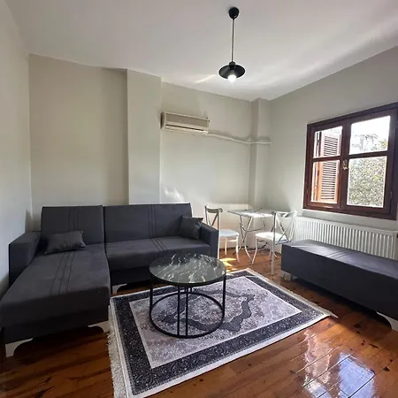 Taksim'de Istiklal Caddesine Cok Yakin Apartment *
